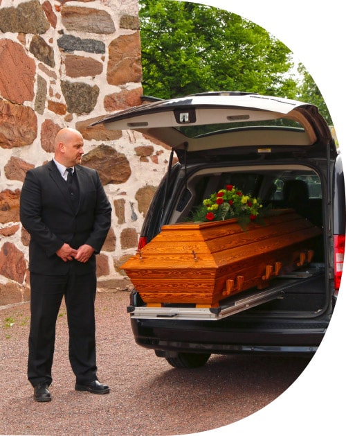 Monipuolinen valikoima arkkuja hautajaisiin